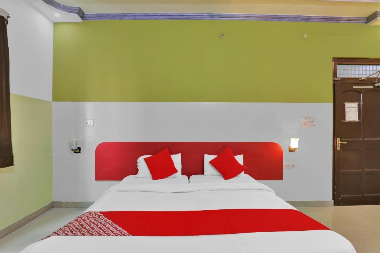 Oyo 82407 K Shree Guest House Benares Buitenkant foto