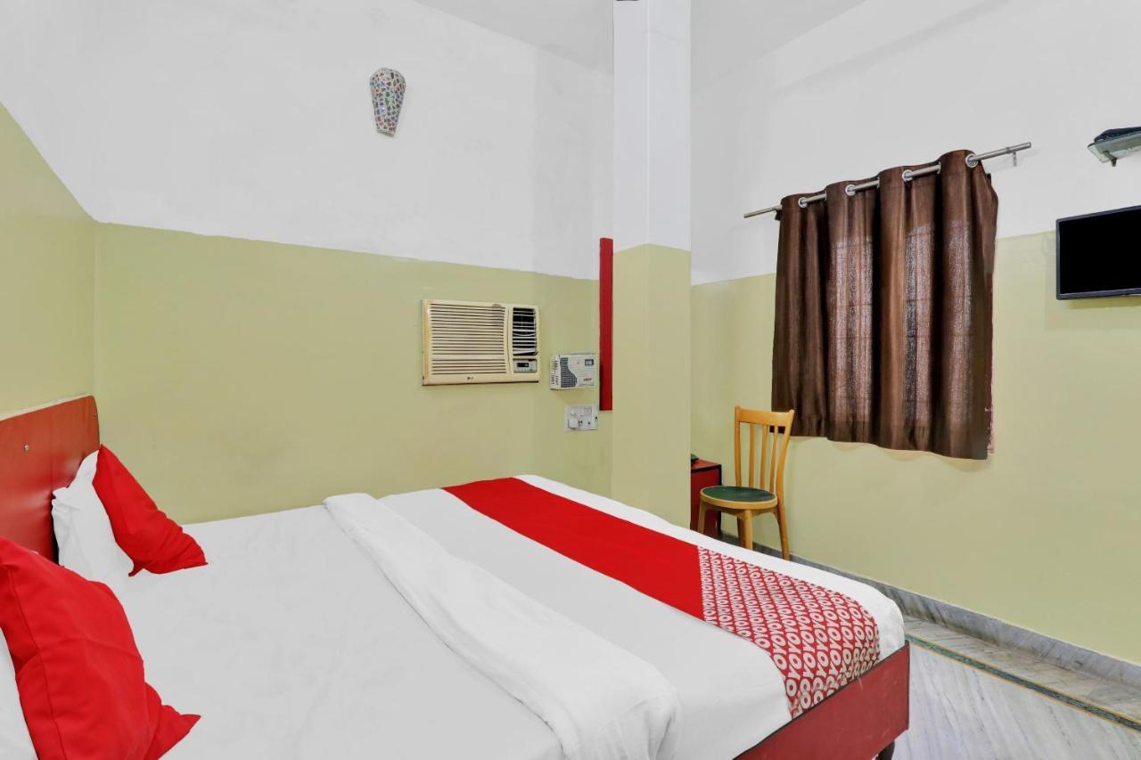 Oyo 82407 K Shree Guest House Benares Buitenkant foto